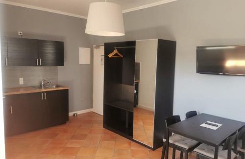 Bramow Apartment | Unterwegs ins Apartmenthaus ehemalige Apartmenthaus Unterwegs