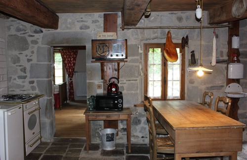 Jassat House | Unusual: A typical Auvergne house at the foot of the Sancy massif