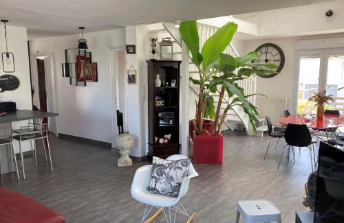 Saint-Brieuc House | Unusual duplex with garden