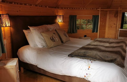 Ambon Ski Chalet | Unusual room "Kota Ty bihan" with terrace