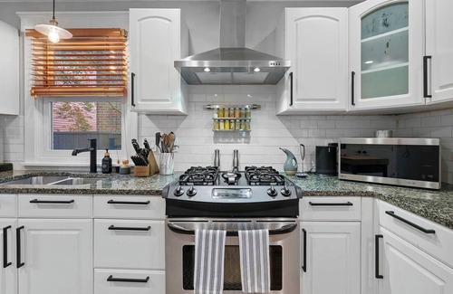 German Village House | Unwind and relax in this picturesque German Village hideaway.