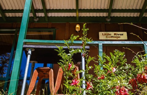 Little River Cottage | Unwind and relax amongst stunning native bush