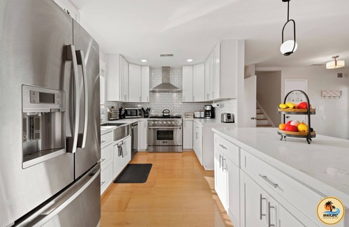 San Carlos House | Unwind at this Superb Home: Pool, Views, Games!