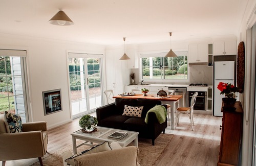 Exeter Cottage | Unwind at Woodbury