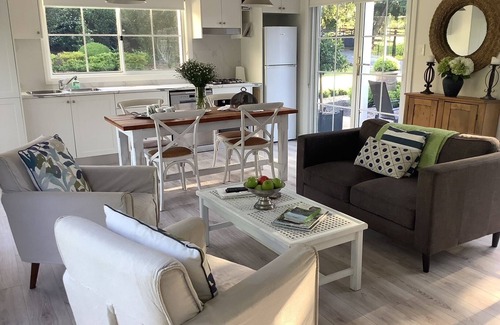 Exeter Cottage | Unwind at "Woodbury Lodge"