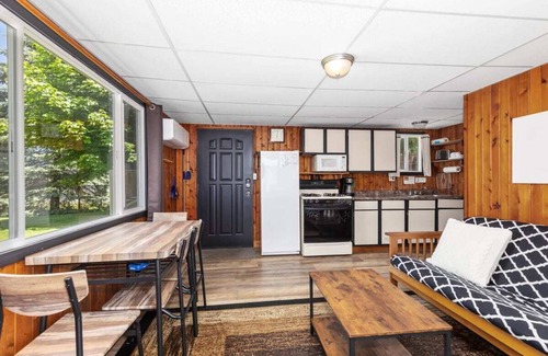 Chippewa Lake Cabin | Unwind by Chippewa Lake—w/indoor pickleball court!