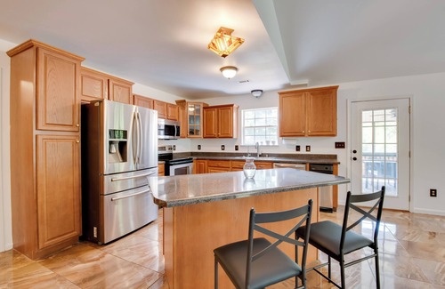 Cliftondale House | Unwind, Golf & Explore: Unique Atlanta Escape!