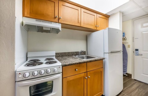 Seabreeze Park Hotel | Unwind in a Peaceful Haven w/Balcony | Minutes from Speedway Action
