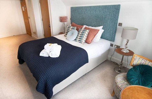 Penarth Hotel | Unwind in Lush Surroundings -Seaview Double Room