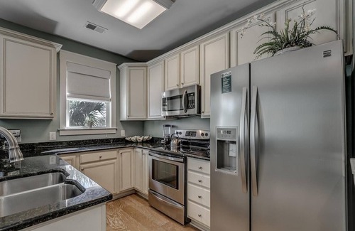 Windy Hill Villa | Unwind in Style: Luxury 2 Bdrm Townhome Sleeps 8