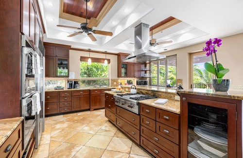 Marathon Villa | ✦Unwind on your Oceanedge villa on Seapalm island✦