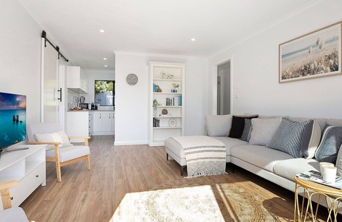 Gerringong Apartment | Unwind – Stay 3, Pay 2!