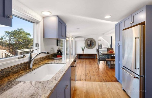 South Wellfleet House | Unwinder: 085-W Modern 5 Bedroom Wellfleet Cottage, Steps to the Atlantic