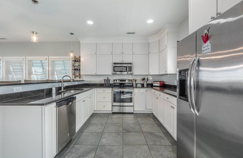 Scotch Bonnet Soundside House | UnWine on the Line #130-Soundfront w/Dock, Community Pool, Dog-Friendly!