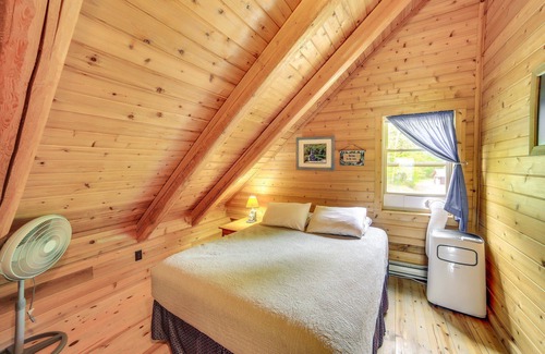 Wetmore Bed & Breakfast | UP Badger Lodge BnB-Lake Suite