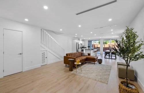 Allapattah Villa | Up to 12 guests! Modern Villa near Wynwood 29!