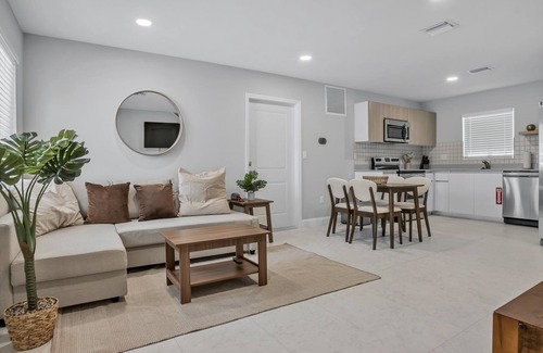 Downtown Fort Lauderdale House | Up to 30 Guests in 3 Identical Brand New Townhomes in Downtown Fort Lauderdale