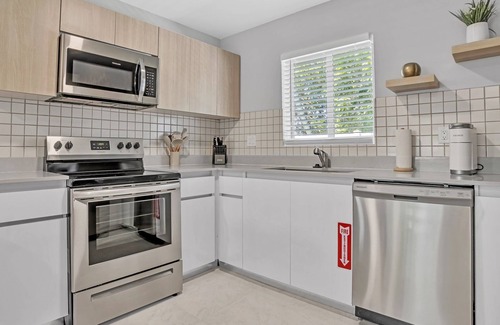 Downtown Fort Lauderdale House | Up to 30 Guests in 3 Identical Brand New Townhomes in Downtown Fort Lauderdale