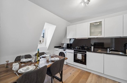 Bant Apartment | Up to 4 people elevator close to the center