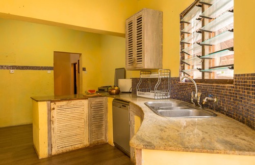 Galu Beach Bed & Breakfast | Upani in Daini
