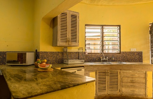 Galu Beach Bed & Breakfast | Upani in Daini