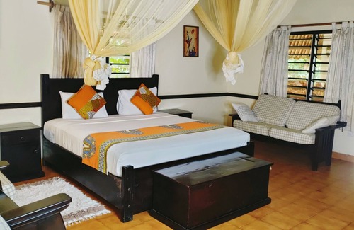 Galu Beach Bed & Breakfast | Upani in Daini