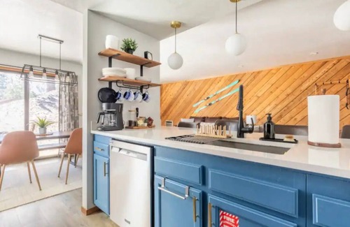 Mammoth Lakes Condo | Updated 1 bedroom with bunks near Mammoth Creek, bike paths, & free shuttle!