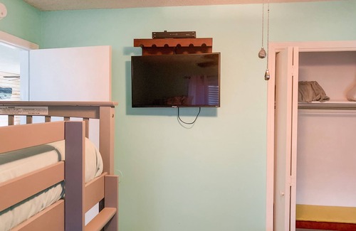 Gulf Shores Condo | Updated 2br/ba Condo in heart of Gulf Shores - 2 Pools and Walk to the Beach