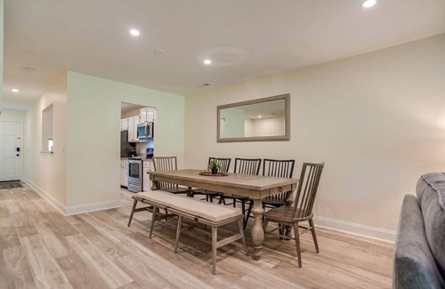 Shipyard Plantation Villa | Updated 2BR Tennismaster|Pool|Free Beach Shuttle