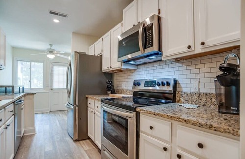 Shipyard Plantation Villa | Updated 2BR Tennismaster|Pool|Free Beach Shuttle