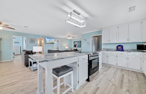 Fort Morgan House | Updated 3 Bdrm w/amazing Gulf Views. Large Covered Deck and Open Deck