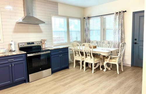 Tyler House | Updated 3 bed 2 bath! Walking distance to TJC, UT and Christus hospital.