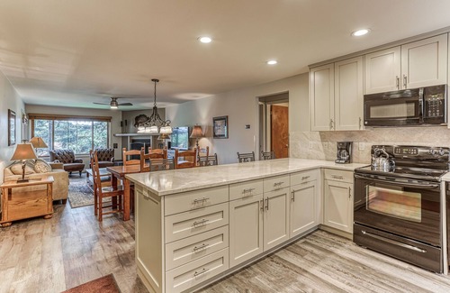 North Park City Condo | Updated 3 BR/2BA Snow Flower Ski In/Ski Out Condo - Park City Mountain Resort