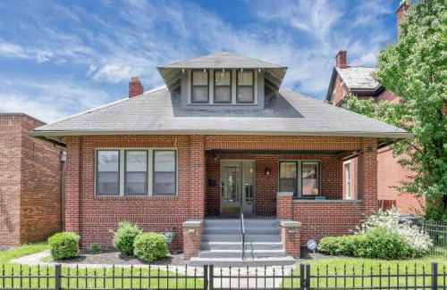 Merion Village House | Updated 4BD House Near German Village w Parking