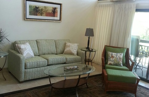 Kihei Condo | Updated, 600 ft from ocean