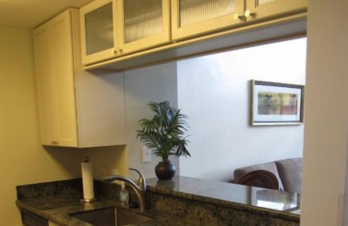 Kihei Condo | Updated, 600 ft from ocean