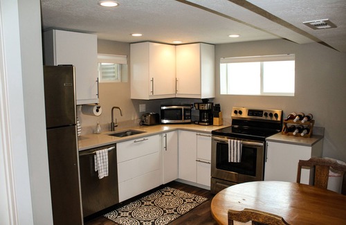 Cottonwood Heights House | Updated Basement Apartment with Hottub & Incredible City View
