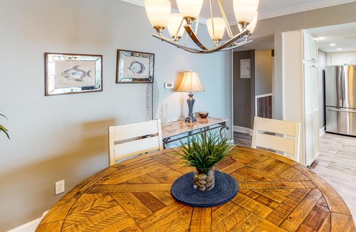 Fort Walton Beach Condo | Updated beachfront condo with beach setup - quick drive to entertainment