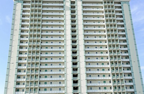 Miramar Beach Condo | 🏝Updated BEACHFRONT Condo - Beach Chair Service Included (Mar-Oct) Sleeps 6!🏖