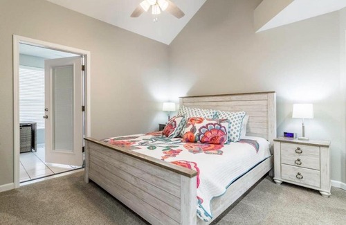 Branson Apartment | Updated Branson Condo Penthouse on Thousand Hills Golf course with Views and close to 76