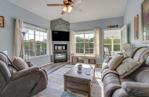 Branson Apartment | Updated Branson Condo with Lake Taneycomo Views!