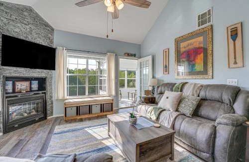 Branson Apartment | Updated Branson Condo with Lake Taneycomo Views!