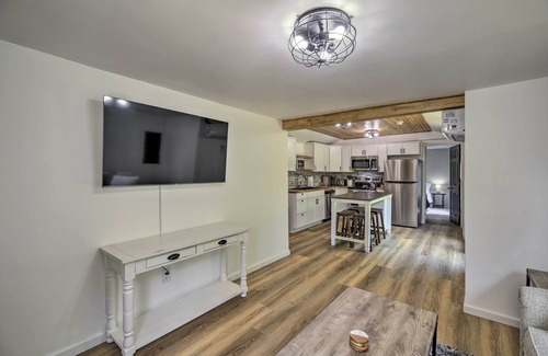 Bristol Cabin | Updated Bristol Retreat ~ 2 Miles to Downtown!