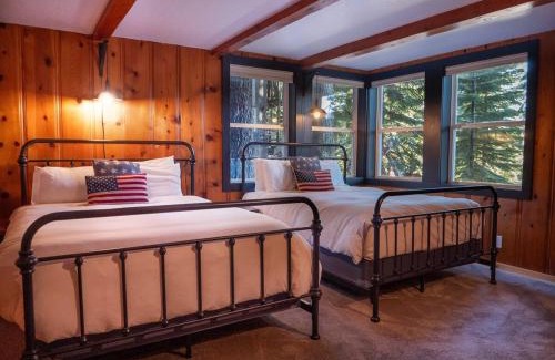 Tahoe Woods Ski Chalet | Updated Cabin near Beach&Ski HotTub Sauna Pets EV