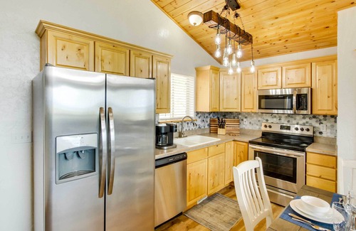 Fish Haven Cabin | Updated Cabin w/Views ~ 1 Mi to Bear Lake!