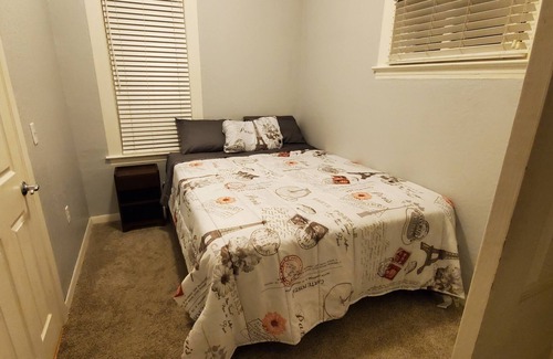 Everett House | Updated Century old home welcomes you