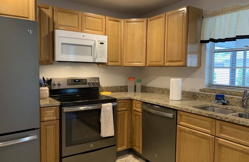 Caloosahatchee House | Updated, Clean, Quiet, and Comfortable for Families and Intimate for Couples