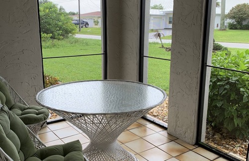 Caloosahatchee House | Updated, Clean, Quiet, and Comfortable for Families and Intimate for Couples