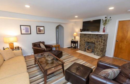 Pittsburgh House | Updated & Comfy Bungalow with Parking Easy Access