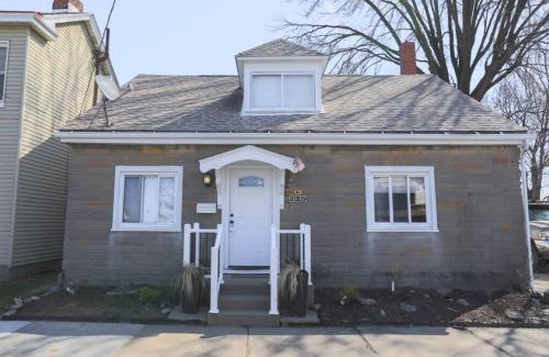Pittsburgh House | Updated & Comfy Bungalow with Parking Easy Access